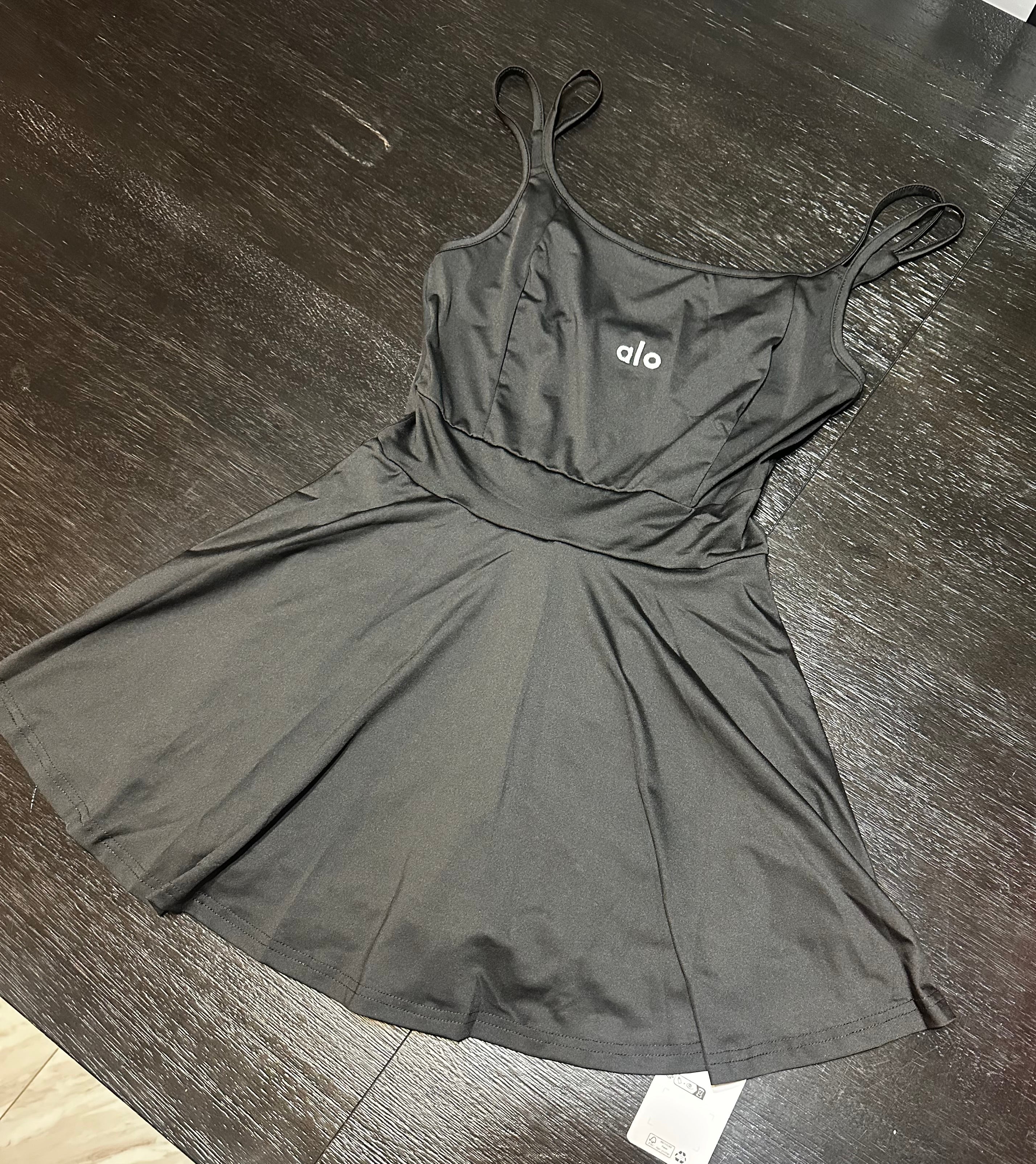 Alo Dress w. Short Include