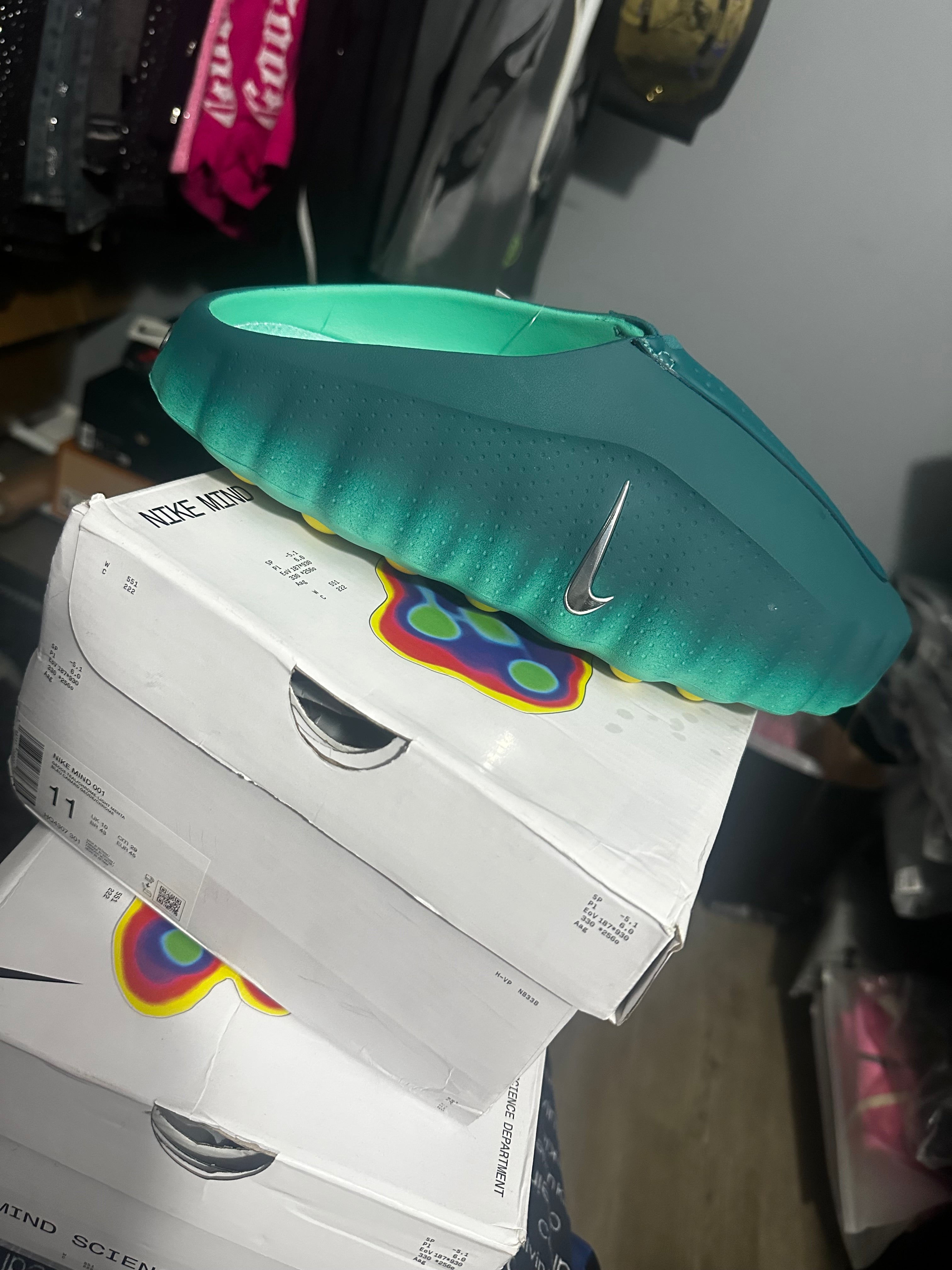 Nike Mind 001